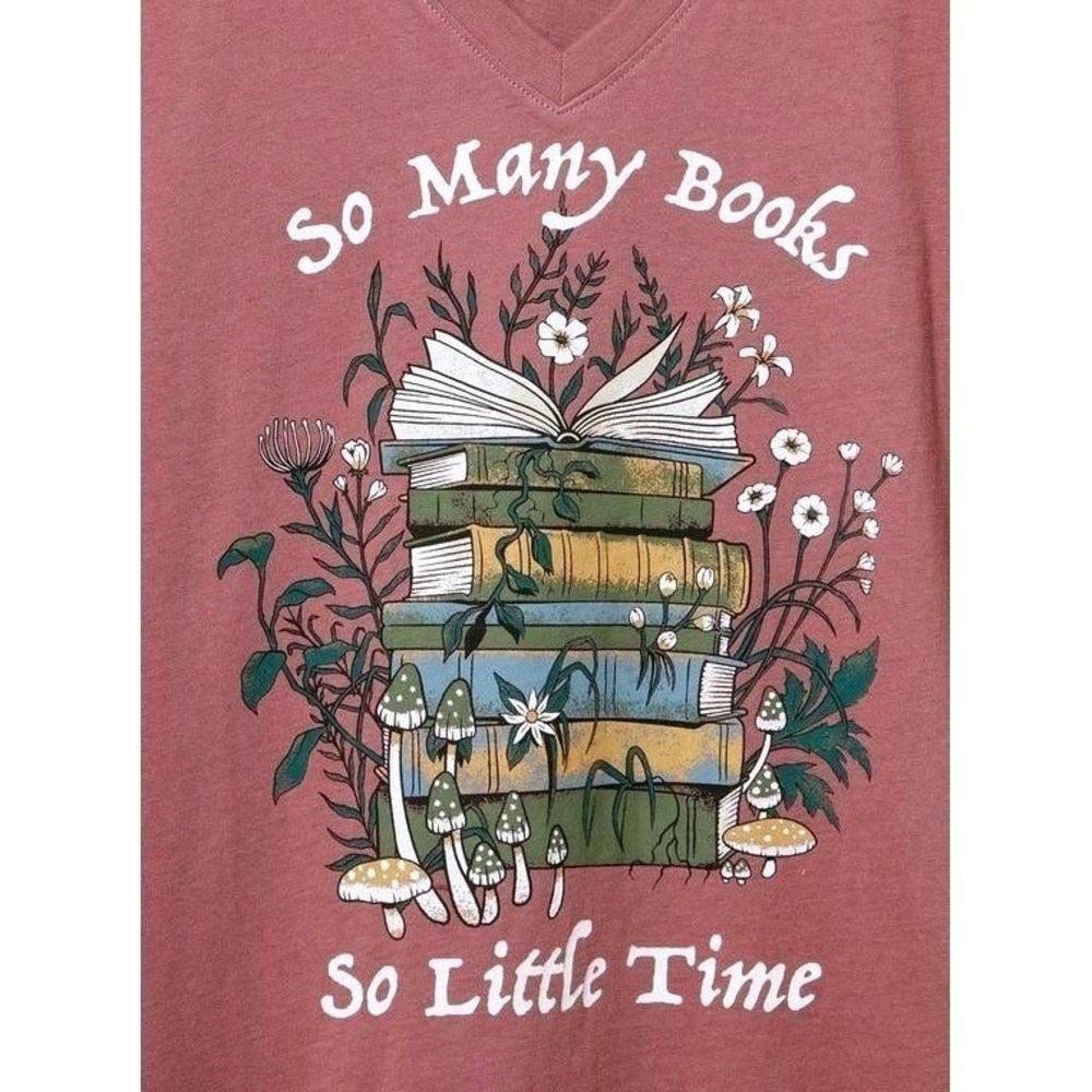 NWT Torrid Classic V-Neck‎ Tee "So Many Books" 4X